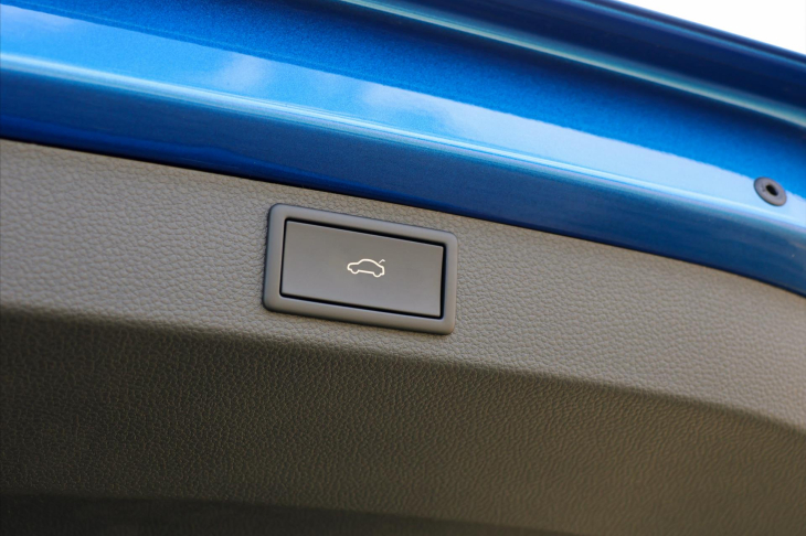 Škoda Karoq 2,0 TDI 4x4 DSG Sportline CZ