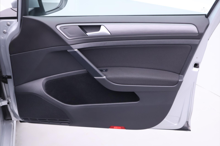 Volkswagen Golf 2,0 TDI 110kW DSG 1.Maj. DPH