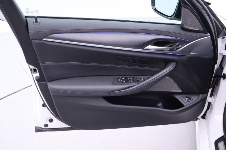 BMW Řada 5 4,4 M550i xDrive 390kW