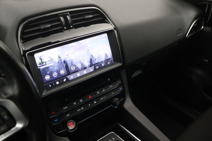 Jaguar F-Pace 3,0 221kW 30d 4x4 Aut. CZ
