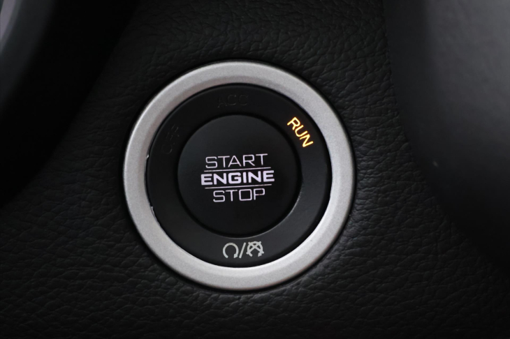 Dodge RAM 5,7 1500 295kW Laramie 4x4