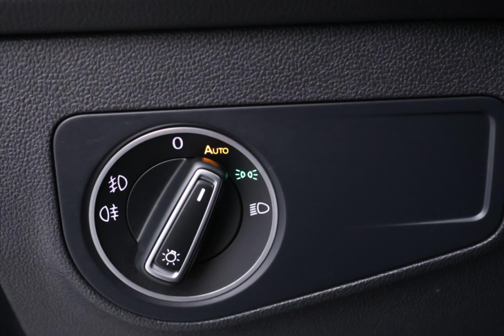 Volkswagen Tiguan 2,0 TDI 140kW DSG R-LINE 4M CZ