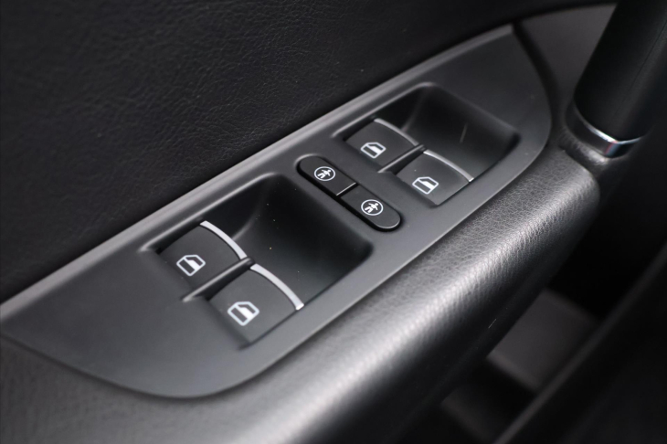 Volkswagen Touareg 3,0 TDI V6 193kW Exclusive CZ DPH