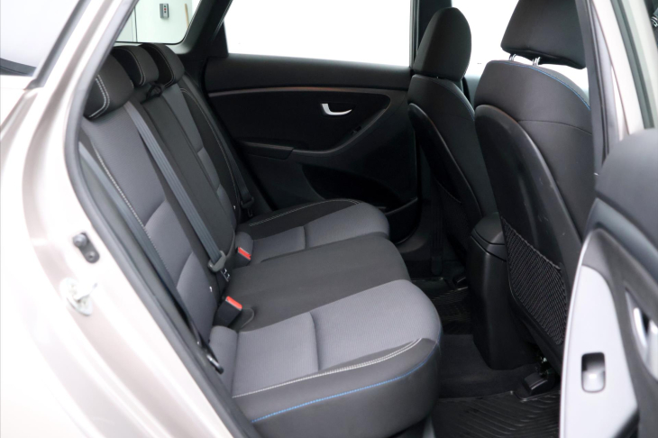 Hyundai i30 1.6 GDI 99kW CZ Trikolor Tažné
