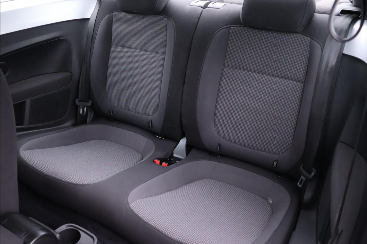 Volkswagen Beetle 1,2 TSI 77kW Design Serv.kniha