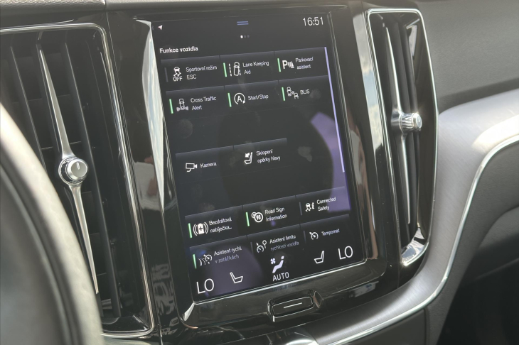 Volvo XC60 2,0 145 kW D4 AWD Momentum