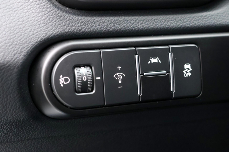 Kia Ceed 1,4 i 73 kW Exclusive CZ DPH