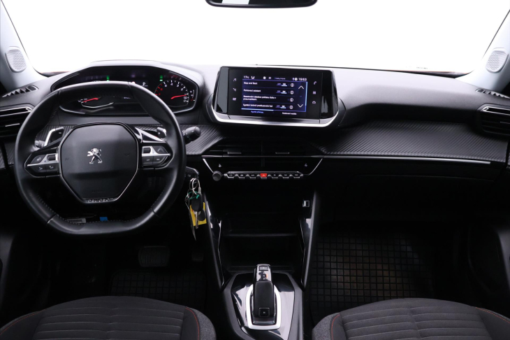 Peugeot 2008 1,2 PT 96kW Aut. LED CZ 1.Maj.