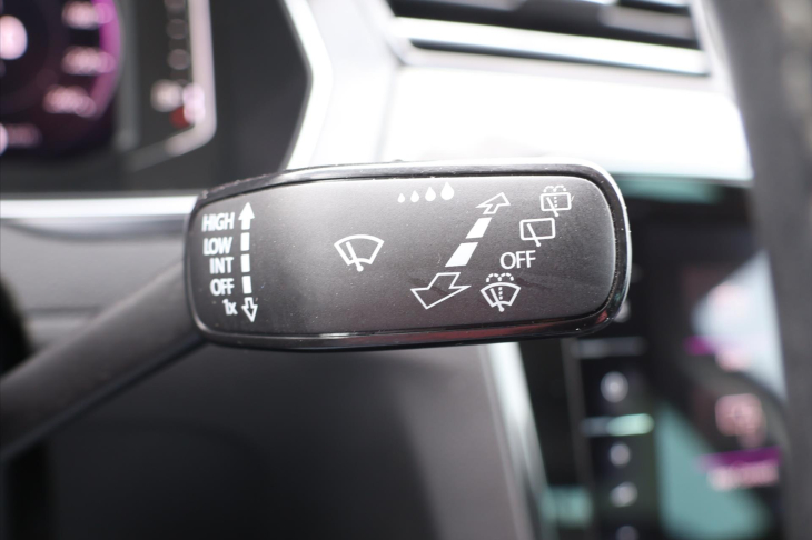 Volkswagen Passat 2,0 TDI DSG Elegance Navi
