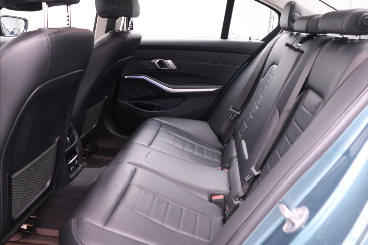 BMW Řada 3 3,0 330d xDrive 195kW AT