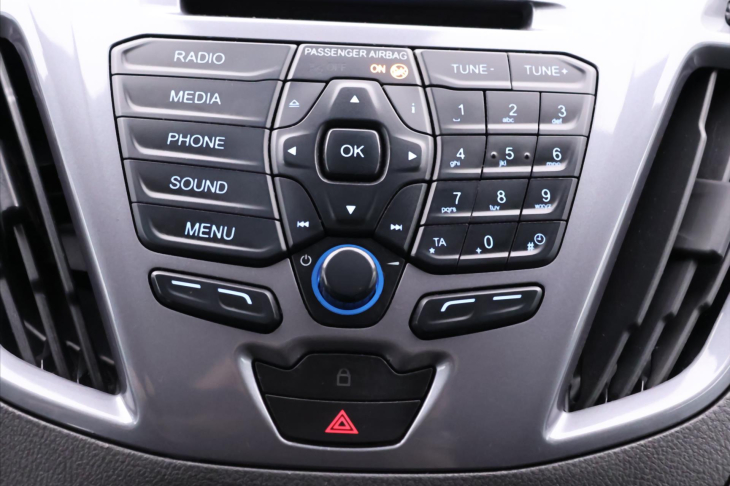 Ford Tourneo Custom 2,0 TDCI 125KW 8-Míst Long DPH