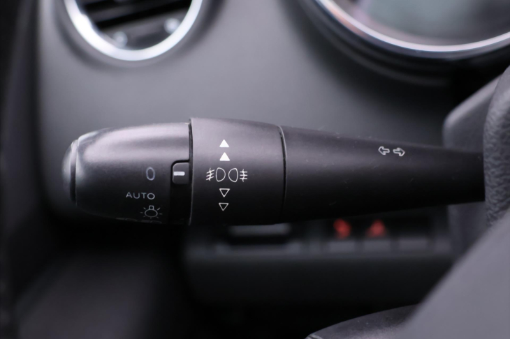 Peugeot 5008 1,6 HDI 82kW Family CZ