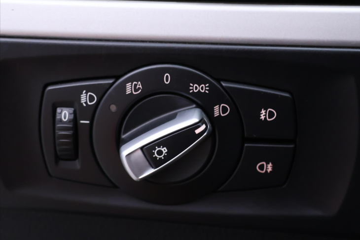 BMW Řada 3 2,0 318i 105kW Automat Klima