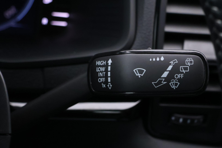 Škoda Karoq 2,0 TDI DSG Sportline 4x4 DPH