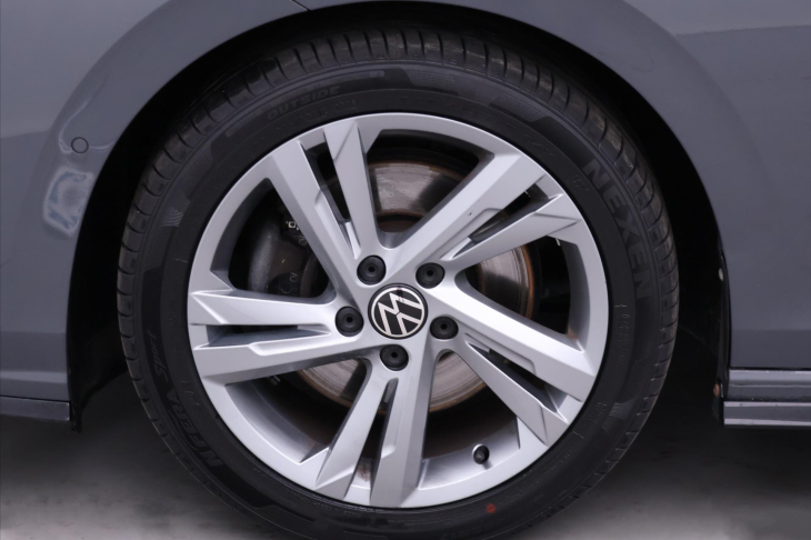 Volkswagen Golf 2,0 TDI R-line DSG Virtual DPH