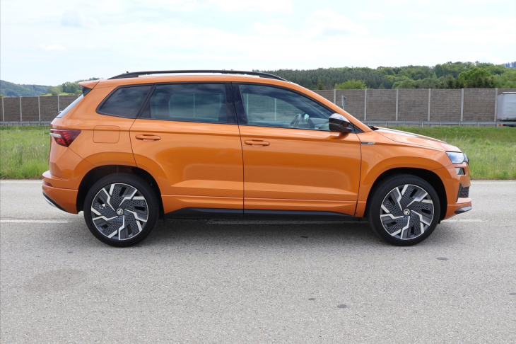 Škoda Karoq 2,0 TDI DSG Sportline 4x4 DPH