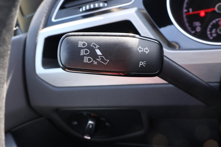 Volkswagen Touran 2,0 TDI 110kW DSG LED 1.Maj.