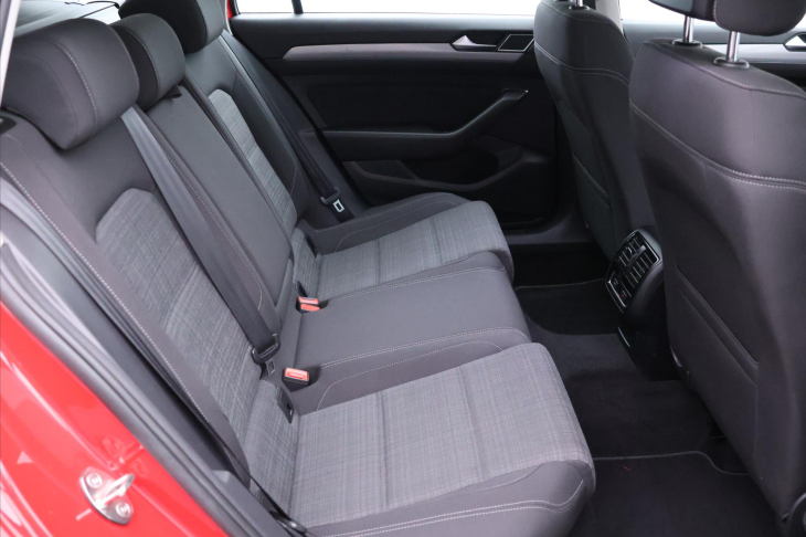 Volkswagen Passat 2,0 TDI DSG Business Panorama