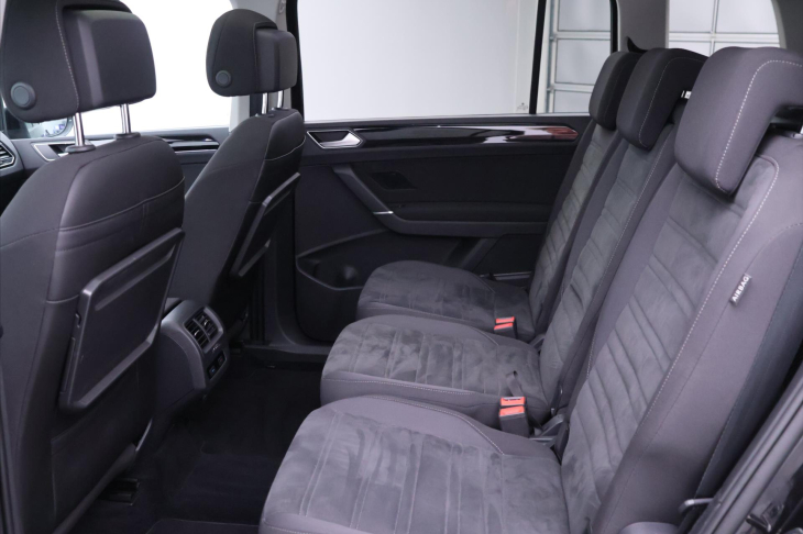 Volkswagen Touran 1,8 TSI DSG R-line LED Panorama