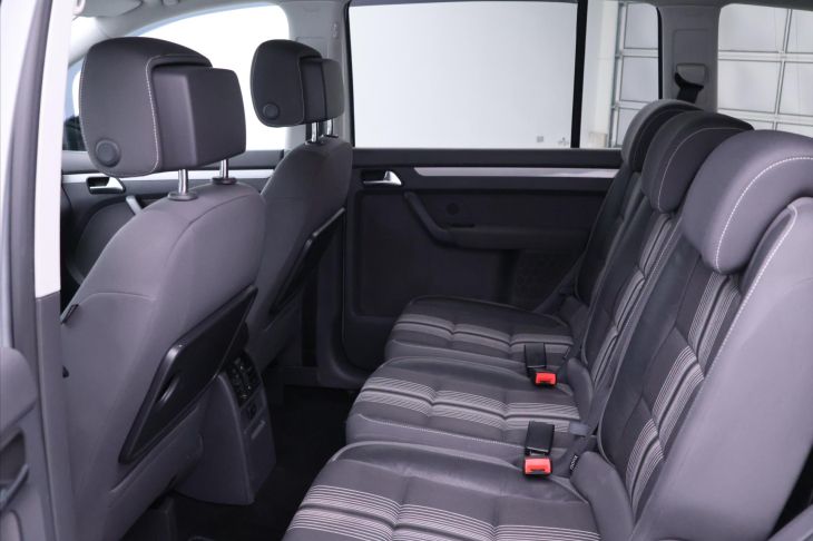 Volkswagen Touran 1,6 TDI 77kW Match Tažné Navi