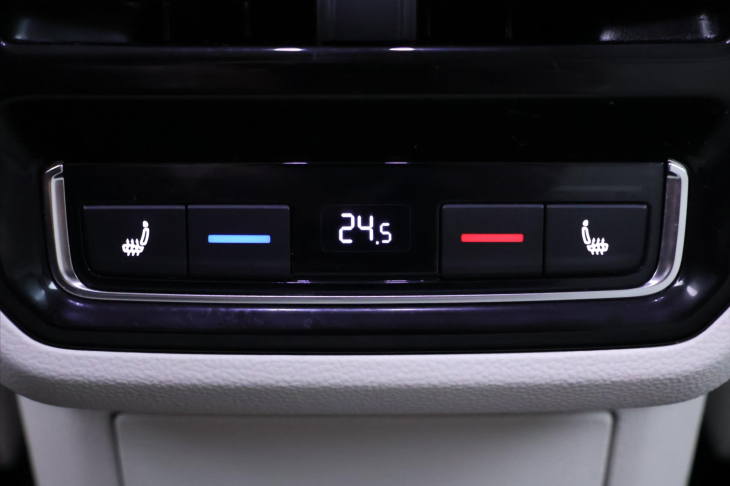 Volkswagen Passat 1,4 TSI 110kW DSG Kůže