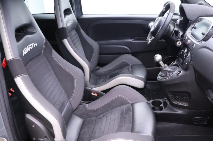 Abarth 500 1,4 T 132kW 595 Competizione