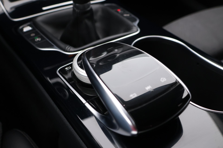 Mercedes-Benz Třídy C 1,6 C180 115 kW Full LED