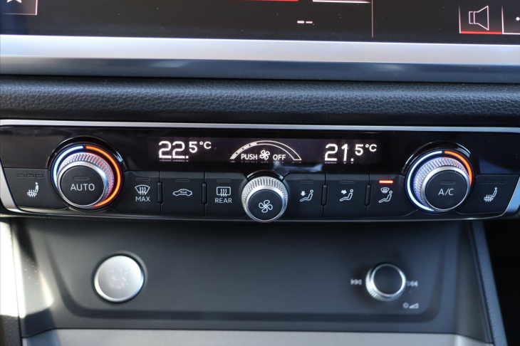 Audi Q3 2,0 TDI 110kW Advanced CZ DPH