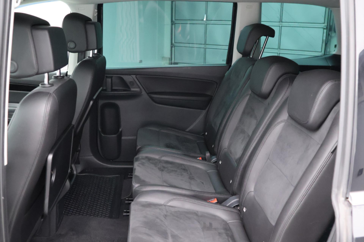 Volkswagen Sharan 2,0 TDI 130kW DSG 4Motion CZ