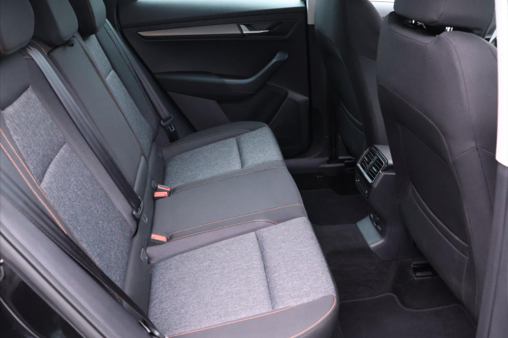 Škoda Karoq 1,0 TSI 81kW Clever LED DPH