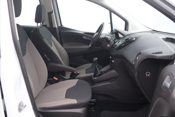 Ford Tourneo 1,5 TDCi 71kW Titanium CZ