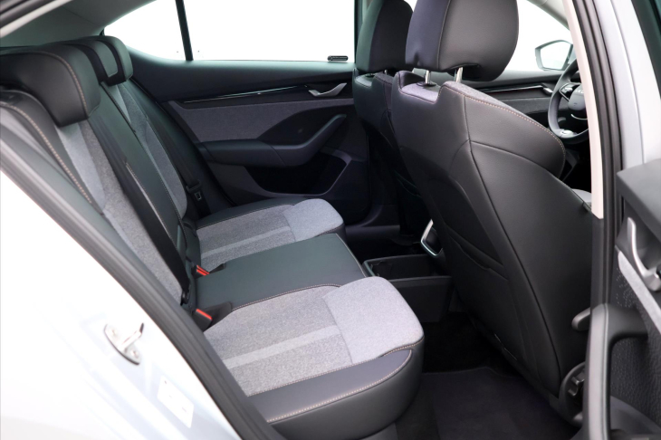 Škoda Octavia 1,5 TSI 110kW Top Select. CZ DPH