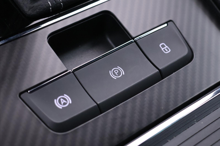 Škoda Superb 2,0 TDI 147kW DSG Sportline DPH