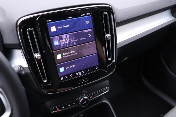 Volvo XC40 2,0 B4 145kW DCT Plus Dark DPH