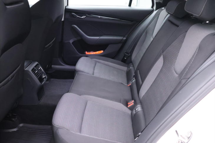 Škoda Octavia 2,0 TDI 85kW Ambition CZ DPH