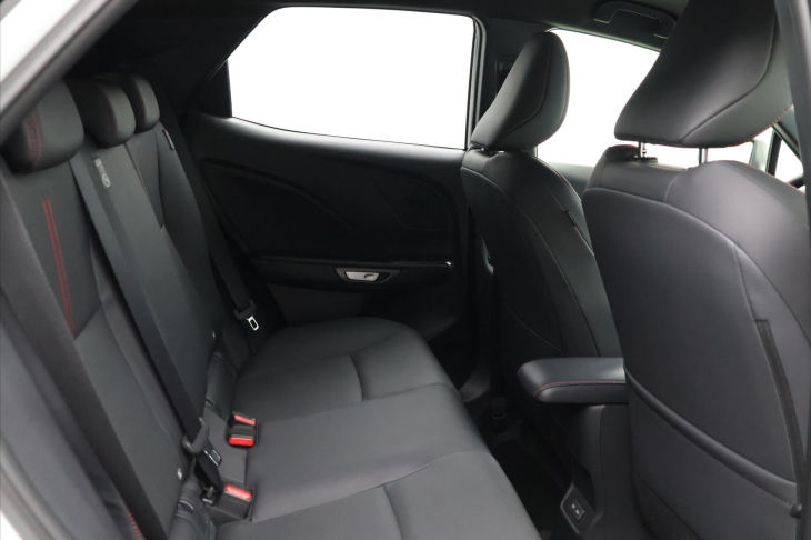 Lexus LBX 1.5 HEV 67 kW Emotion CZ DPH