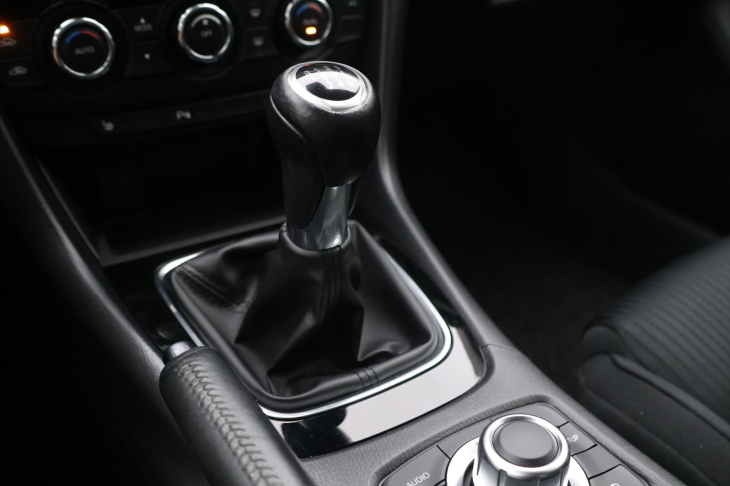Mazda 6 2.0 107kW Center-Line