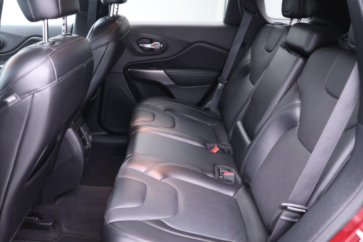 Jeep Cherokee 3,2 200kW AWD Kamera 1.Maj DPH