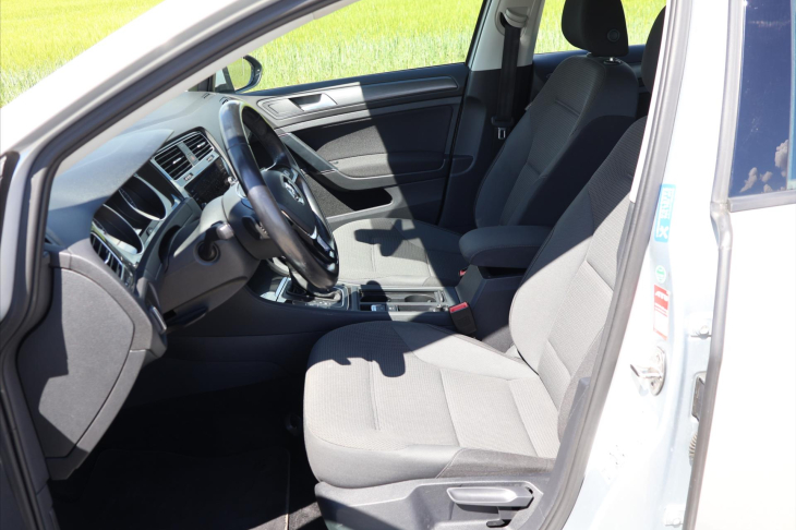 Volkswagen Golf 2,0 TDI 110kW DSG 1.Maj. DPH