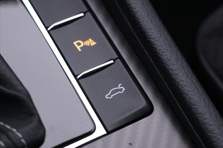 Škoda Superb 2,0 TDI DSG Sportline CZ 1.Maj