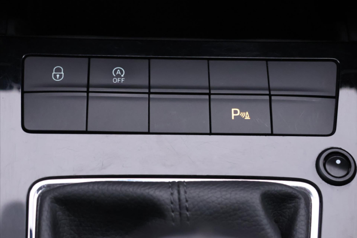 Škoda Octavia 1,6 TDI LEDCZ DPH 1.Maj.