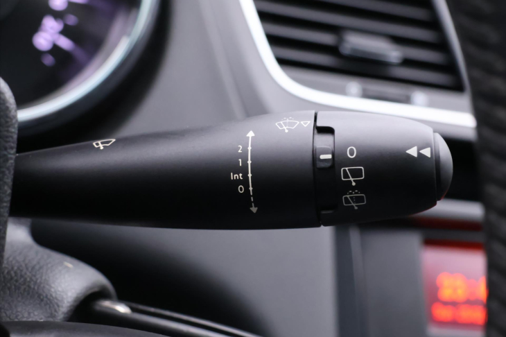 Peugeot 5008 1,6 i 88kW Panorama Aut.klima