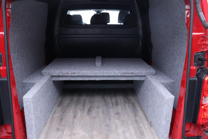 Peugeot Expert 2,0 HDI 90kW 6 Míst DPH