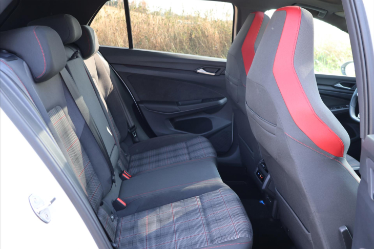 Volkswagen Golf 2,0 TSI GTI 180kW Virtual DPH