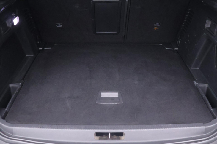 Peugeot 3008 2,0 HDI 110kW Allure LED CZ