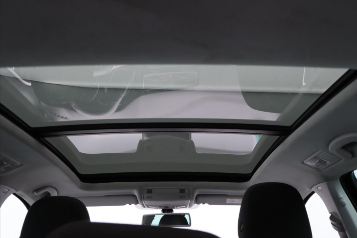 Volkswagen Golf 1,4 TSI 92kW Cup 1.Maj Navi
