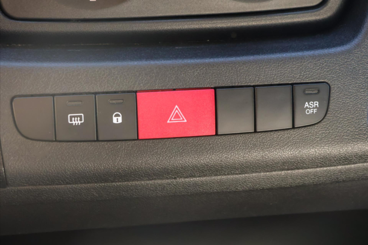 Peugeot Boxer 2,2 BlueHDI 121kW L4 CZ 1 Maj