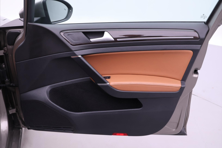 Volkswagen Golf 2,0 TDI 110kW DSG Highline CZ