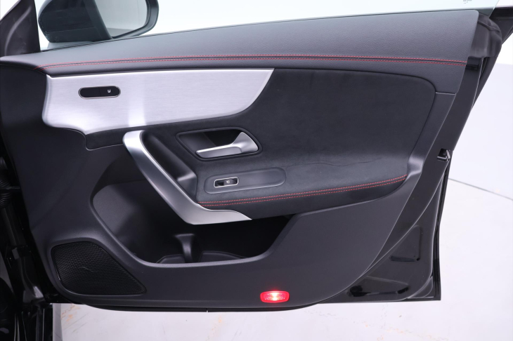 Mercedes-Benz CLA 1.3 180 100kW AMG LINE CZ DPH