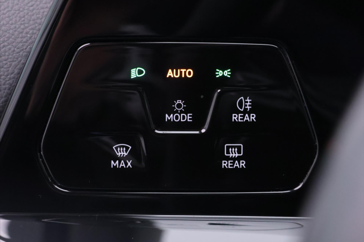 Volkswagen Golf 1,0 TSI 81kW CZ Life 1.Maj DPH